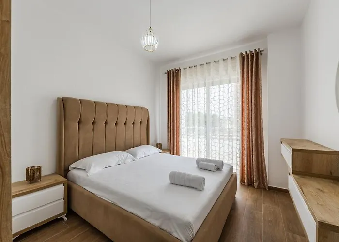 Coastal Chic Retreat By Ps Appartement Golem (Tirana)