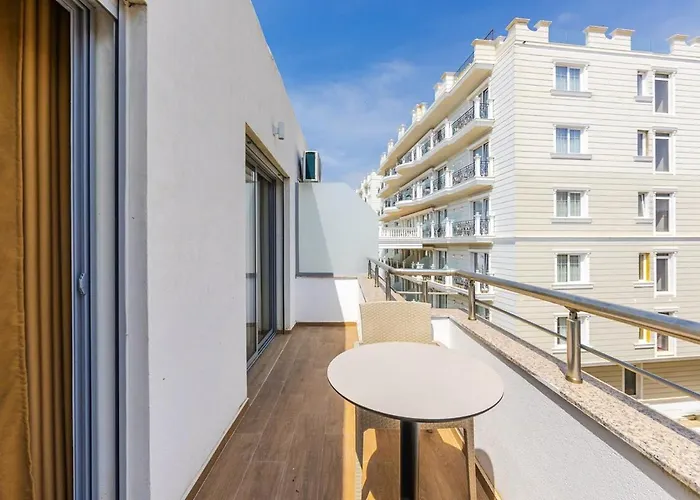 Coastal Chic Retreat By Ps * Golem (Tirana)