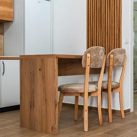 Coastal Chic Retreat By Ps Apartment Golem (Tirana)