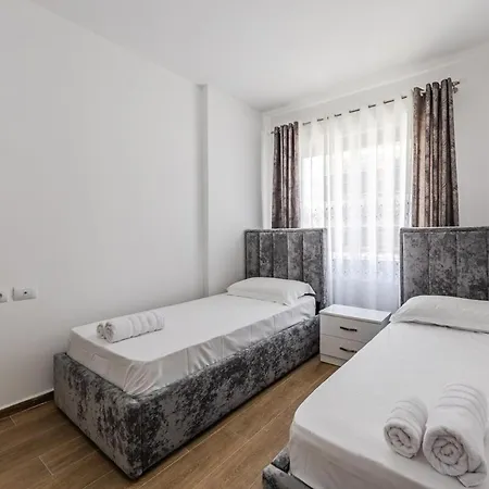 Apartment Coastal Chic Retreat By Ps Golem (Tirana)